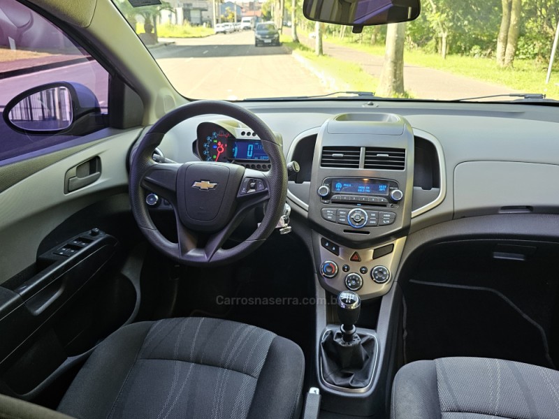 SONIC 1.6 LT 16V FLEX 4P MANUAL - 2014 - CAMPO BOM