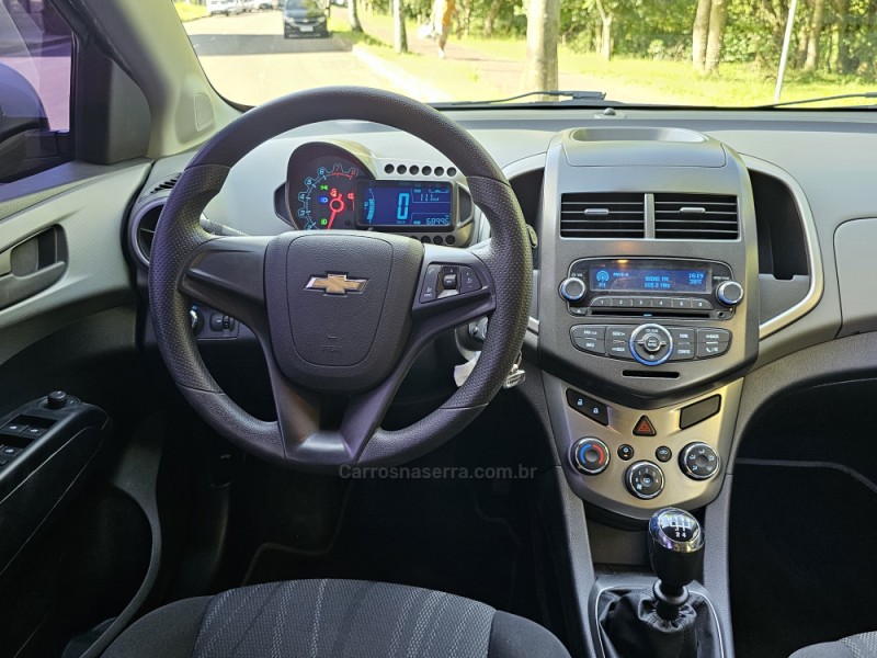 SONIC 1.6 LT 16V FLEX 4P MANUAL - 2014 - CAMPO BOM