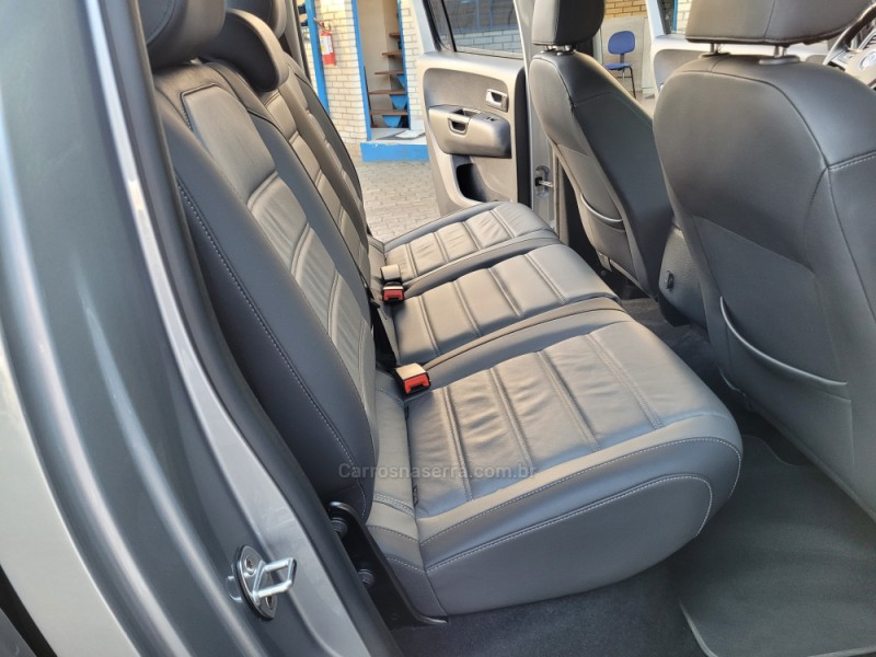 AMAROK 3.0 V6 TDI HIGHLINE CD DIESEL 4MOTION AUTOMÁTICO - 2023 - CAXIAS DO SUL