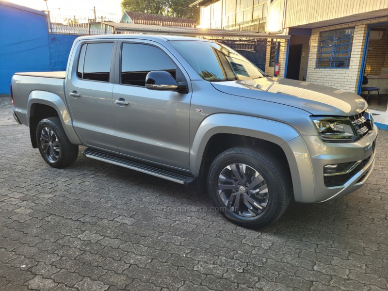 AMAROK 3.0 V6 TDI HIGHLINE CD DIESEL 4MOTION AUTOMÁTICO - 2023 - CAXIAS DO SUL