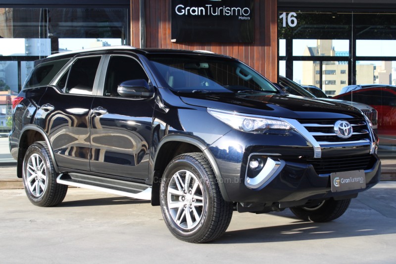 HILUX SW4 2.8 SRX 4X4 7 LUGARES 16V TURBO INTERCOOLER DIESEL 4P AUTOMÁTICO - 2020 - CAXIAS DO SUL