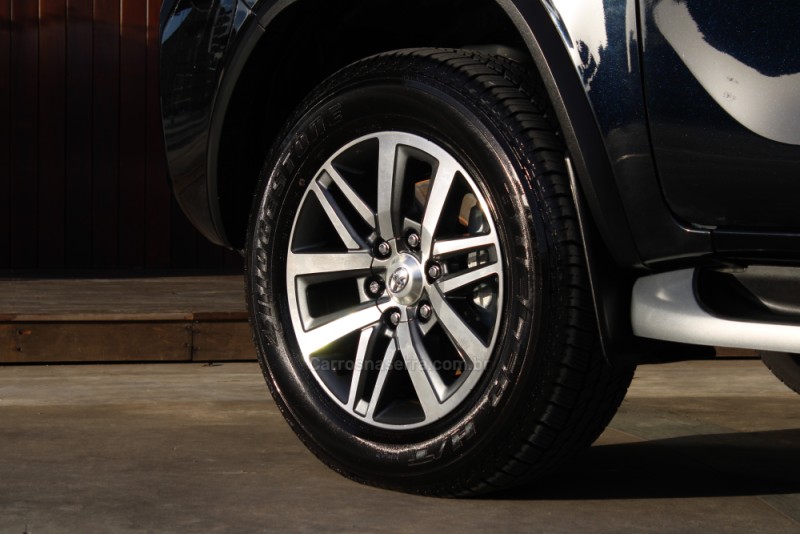 HILUX SW4 2.8 SRX 4X4 7 LUGARES 16V TURBO INTERCOOLER DIESEL 4P AUTOMÁTICO - 2020 - CAXIAS DO SUL