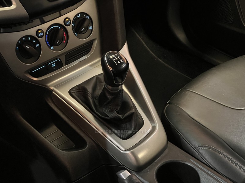 FOCUS 1.6 SE 16V FLEX 4P MANUAL - 2015 - BENTO GONçALVES