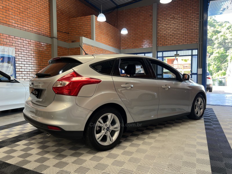 FOCUS 1.6 SE 16V FLEX 4P MANUAL - 2015 - BENTO GONçALVES