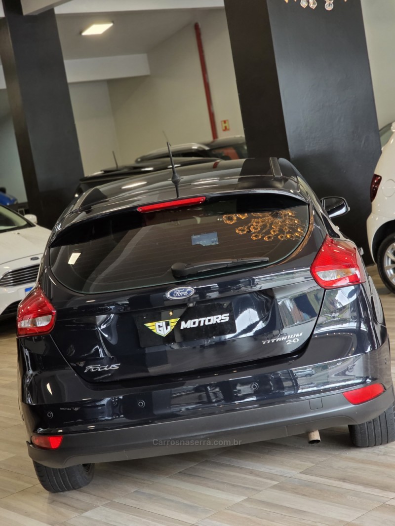 FOCUS 2.0 TITANIUM PLUS 16V FLEX 4P AUTOMÁTICO - 2017 - CAXIAS DO SUL