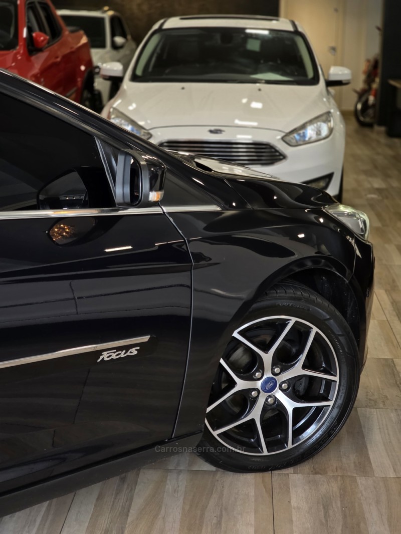FOCUS 2.0 TITANIUM PLUS 16V FLEX 4P AUTOMÁTICO - 2017 - CAXIAS DO SUL