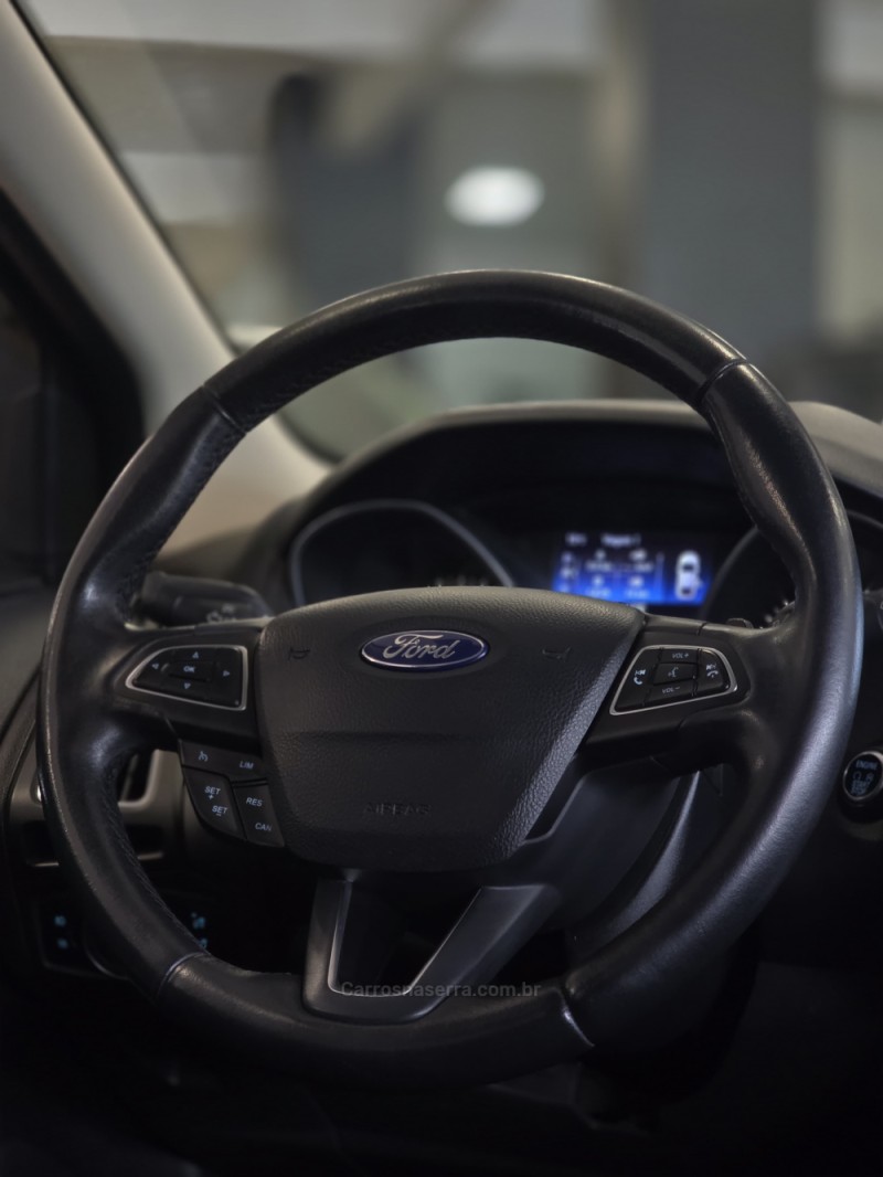 FOCUS 2.0 TITANIUM PLUS 16V FLEX 4P AUTOMÁTICO - 2017 - CAXIAS DO SUL