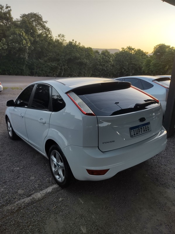 FOCUS 1.6 GLX 16V FLEX 4P MANUAL - 2013 - VALE REAL