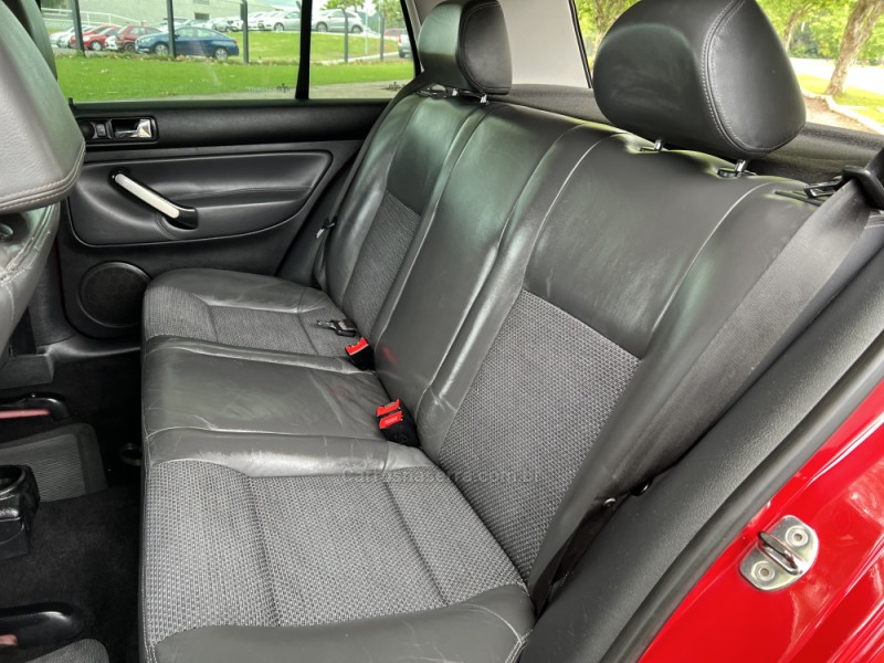 GOLF 1.6 MI SPORTLINE 8V FLEX 4P MANUAL - 2010 - DOIS IRMãOS