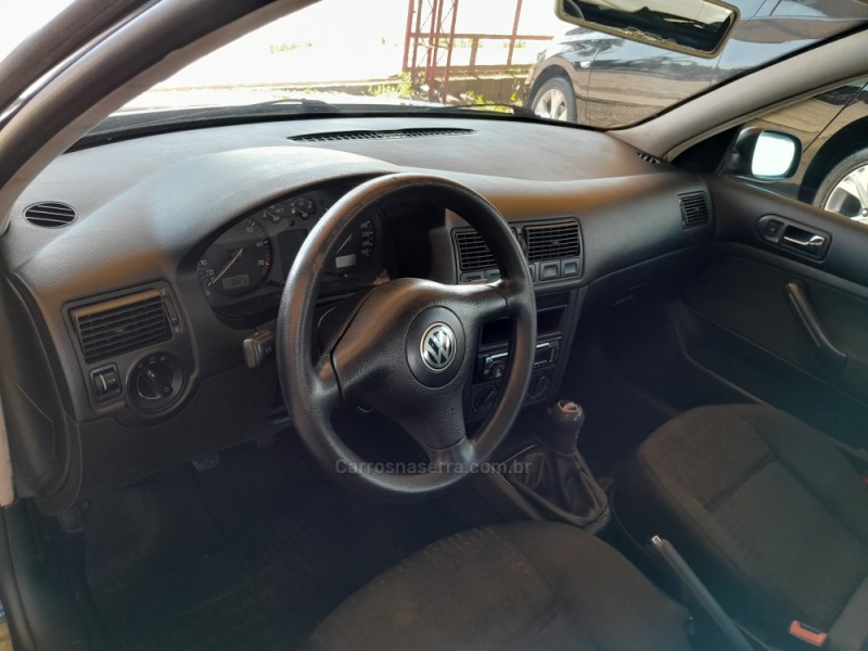 GOLF 1.6 8V GASOLINA 4P MANUAL - 2002 - VERANóPOLIS
