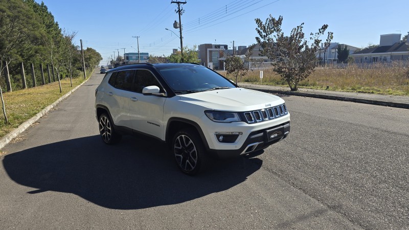 COMPASS 2.0 16V DIESEL LIMITED 4X4 AUTOMÁTICO - 2018 - BENTO GONçALVES