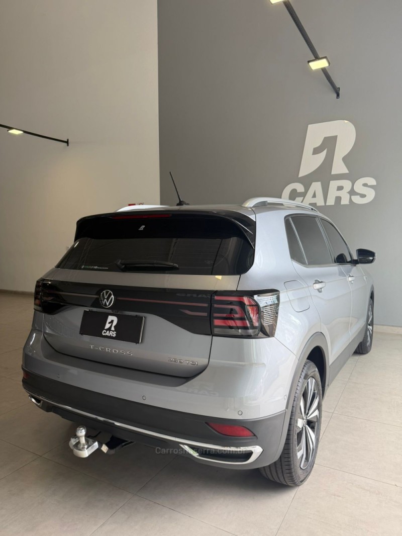 T-CROSS 1.4 HIGHLINE TSI 16V FLEX 4P AUTOMÁTICO - 2024 - LAJEADO