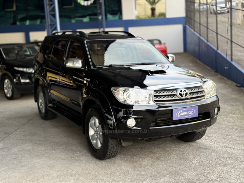 HILUX SW4 3.0 SRV 4X4 7 LUGARES 16V TURBO INTERCOOLER DIESEL 4P AUTOMÁTICO - 2010 - CAXIAS DO SUL