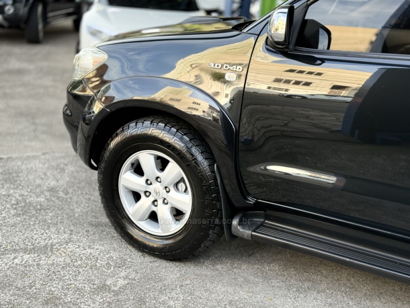 HILUX SW4 3.0 SRV 4X4 7 LUGARES 16V TURBO INTERCOOLER DIESEL 4P AUTOMÁTICO - 2010 - CAXIAS DO SUL