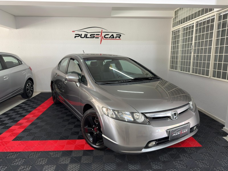 CIVIC 1.8 LXS 16V GASOLINA 4P MANUAL - 2007 - CAXIAS DO SUL