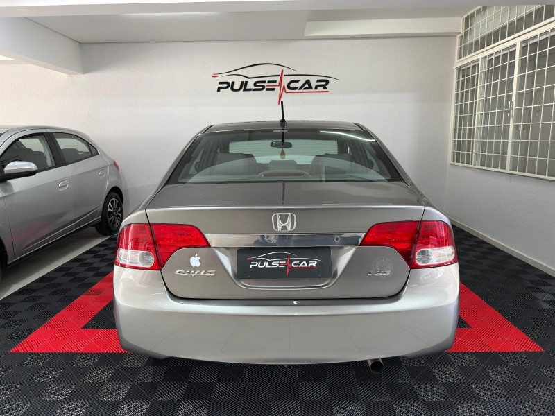CIVIC 1.8 LXS 16V GASOLINA 4P MANUAL - 2007 - CAXIAS DO SUL