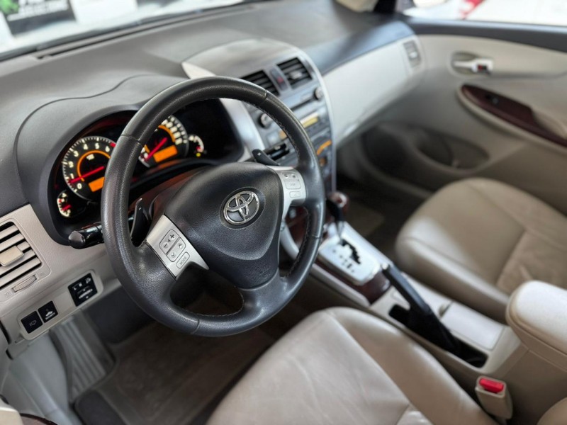 COROLLA 2.0 ALTIS 16V FLEX 4P AUTOMÁTICO - 2013 - CAXIAS DO SUL