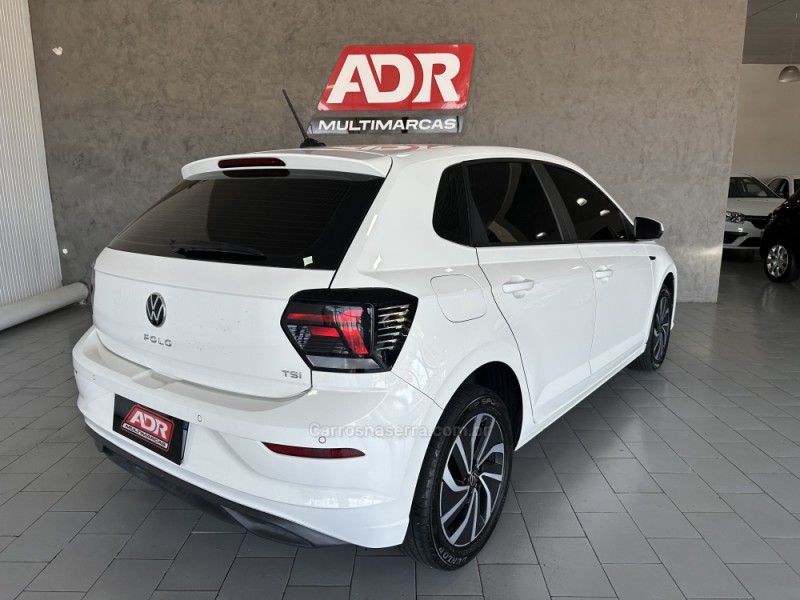 POLO 1.0	200 TSI HIGHLINE AUTOMÁTICO  - 2023 - CAXIAS DO SUL
