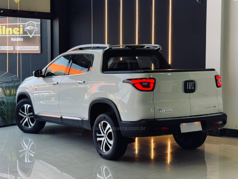 TORO 2.0 16V TURBO DIESEL VOLCANO AT9 4X4 AUTOMÁTICO - 2017 - SAPUCAIA DO SUL