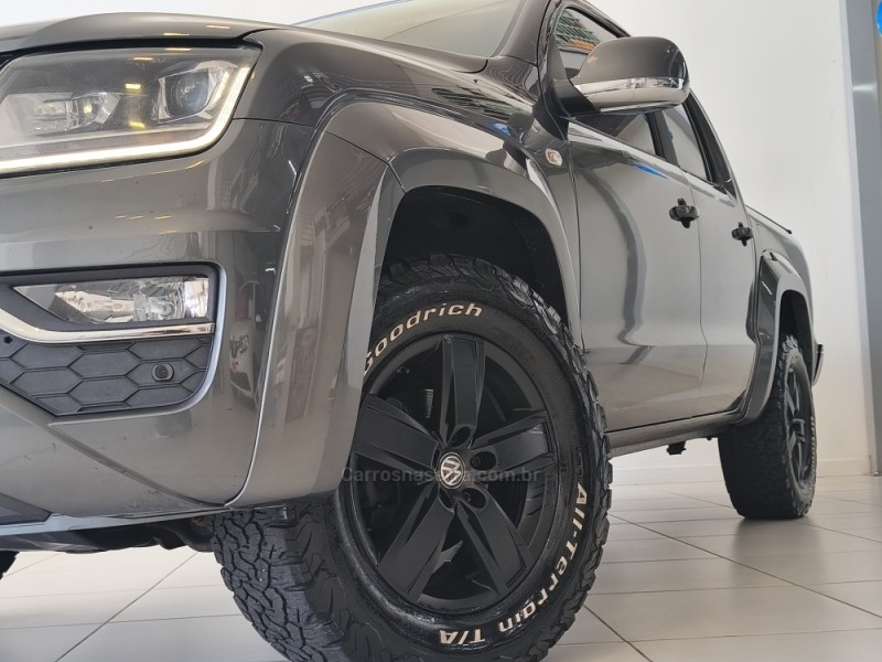AMAROK 2.0 HIGHLINE 4X4 CD 16V TURBO INTERCOOLER DIESEL 4P AUTOMÁTICO - 2017 - CAXIAS DO SUL