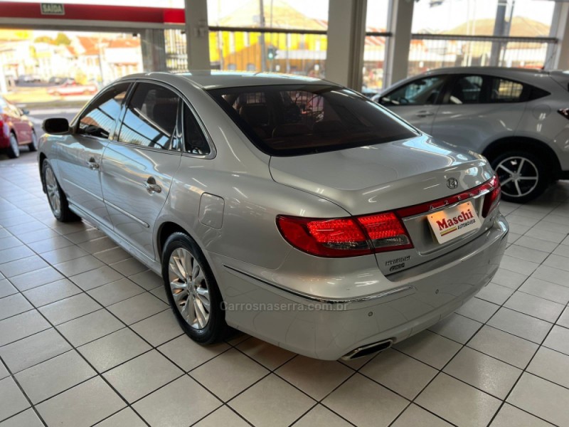AZERA 3.3 MPFI GLS SEDAN V6 24V GASOLINA 4P AUTOMÁTICO - 2011 - CAXIAS DO SUL
