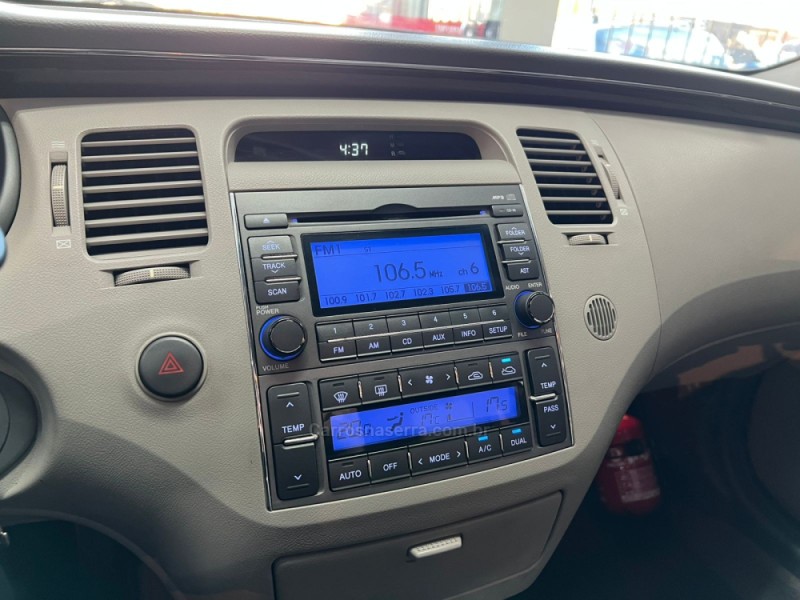 AZERA 3.3 MPFI GLS SEDAN V6 24V GASOLINA 4P AUTOMÁTICO - 2011 - CAXIAS DO SUL