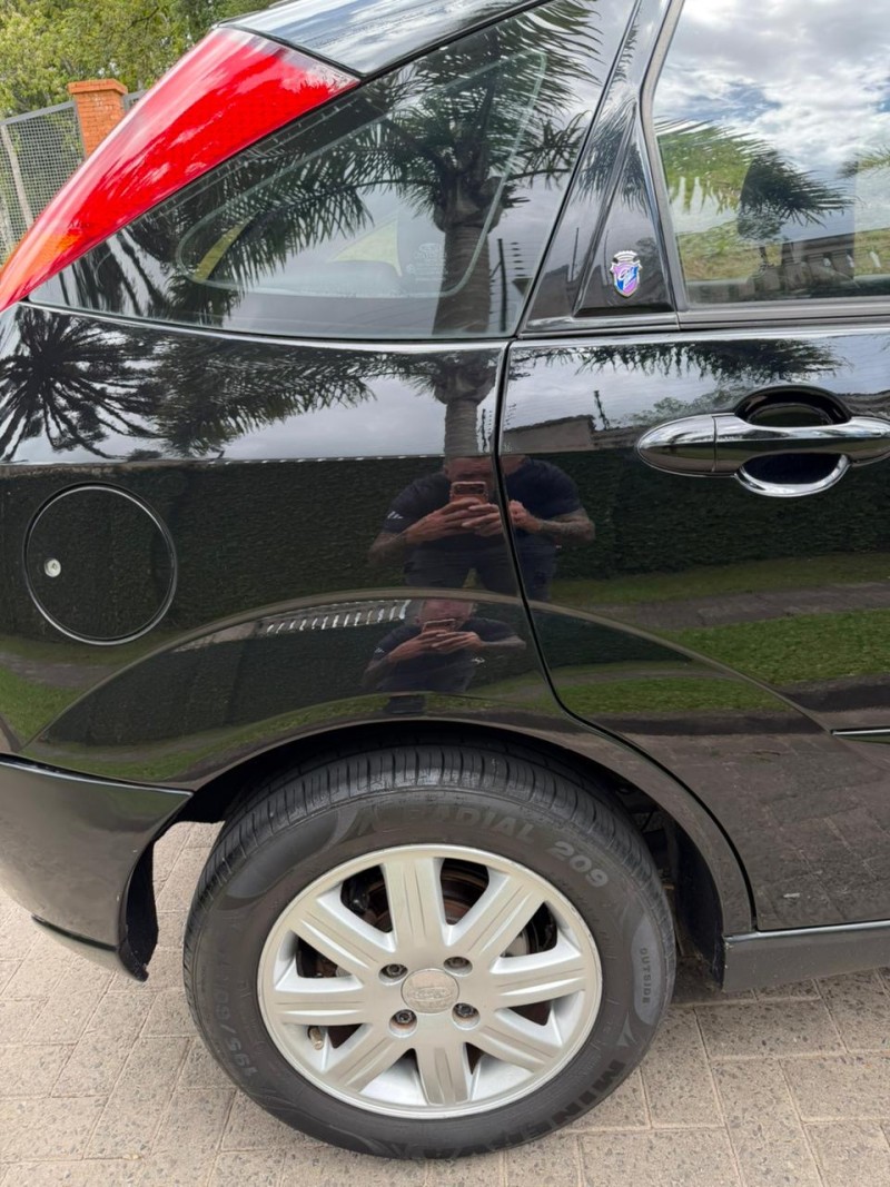 FOCUS 2.0 GHIA 16V GASOLINA 4P AUTOMÁTICO - 2005 - CAXIAS DO SUL