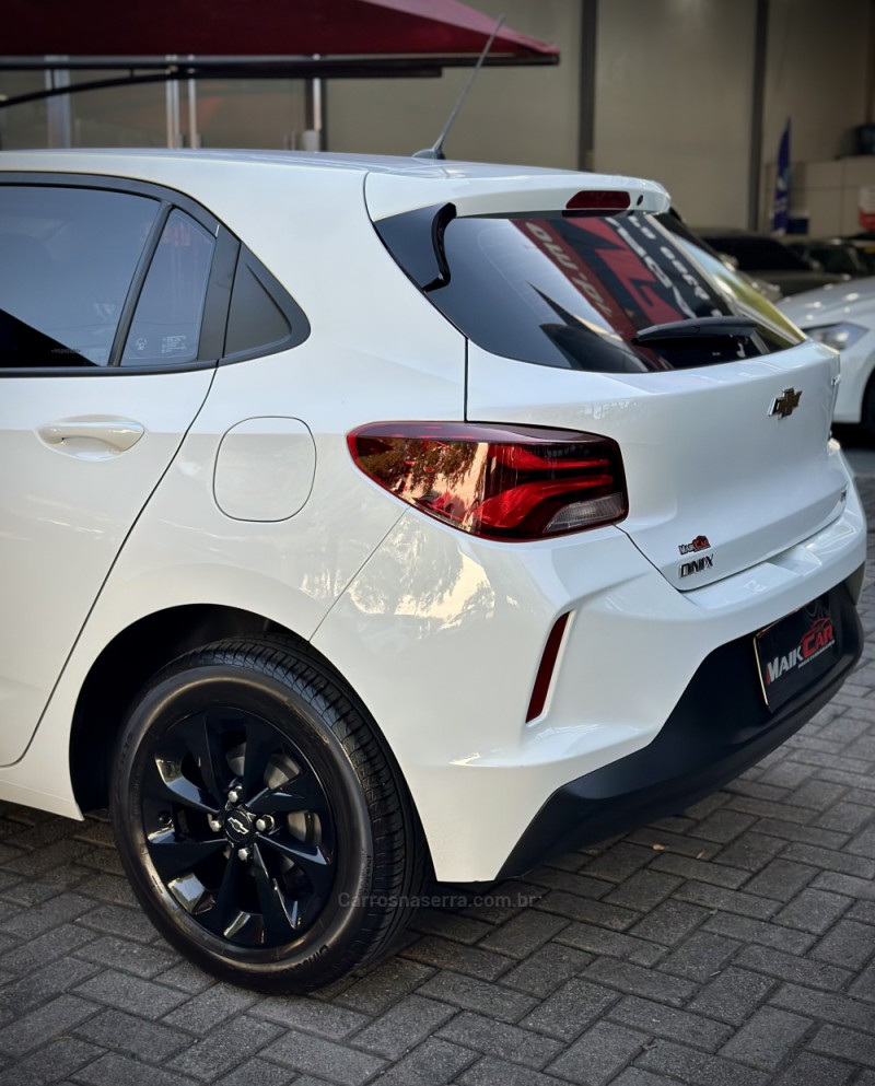 ONIX 1.0 LT 12V TURBO FLEX 4P MANUAL - 2023 - ESTâNCIA VELHA
