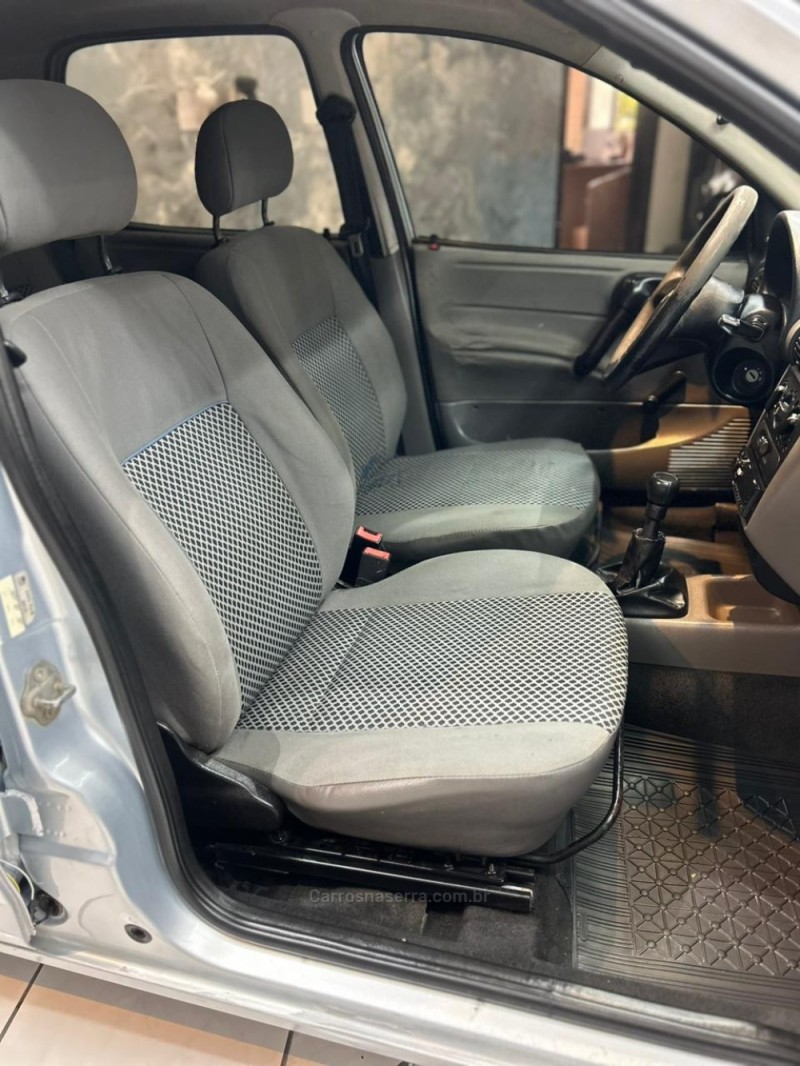 CLASSIC 1.0 MPFI LS 8V FLEX 4P MANUAL - 2011 - CAXIAS DO SUL