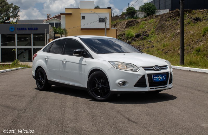 FOCUS 2.0 SE SEDAN 16V FLEX 4P AUTOMÁTICO