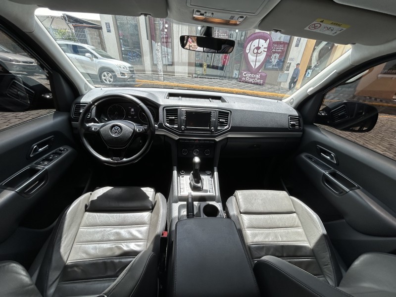 AMAROK 3.0 V6 TDI HIGHLINE CD DIESEL 4MOTION AUTOMÁTICO - 2020 - GARIBALDI