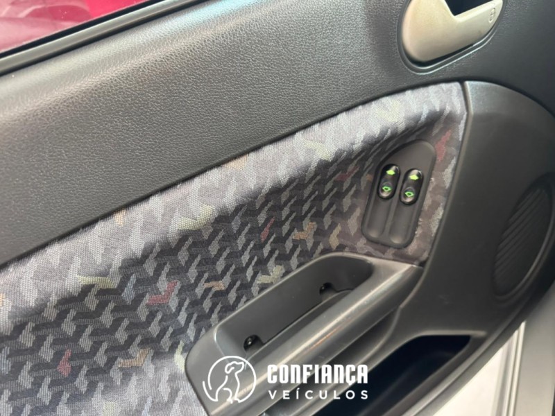 FIESTA 1.0 EDGE 8V GASOLINA 4P MANUAL - 2003 - BENTO GONçALVES