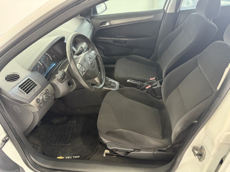 VECTRA 2.0 MPFI GT HATCH 8V FLEX 4P MANUAL - 2011 - CAXIAS DO SUL