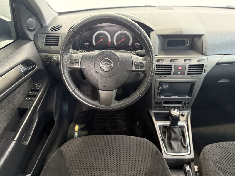 VECTRA 2.0 MPFI GT HATCH 8V FLEX 4P MANUAL - 2011 - CAXIAS DO SUL