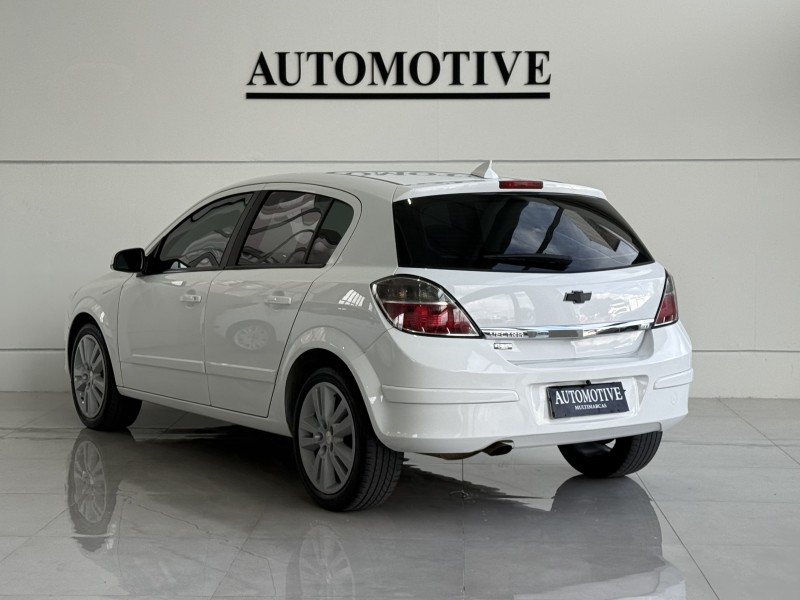 VECTRA 2.0 MPFI GT HATCH 8V FLEX 4P MANUAL - 2011 - CAXIAS DO SUL