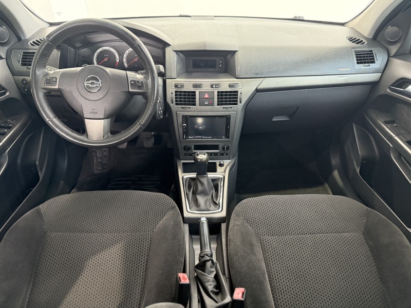 VECTRA 2.0 MPFI GT HATCH 8V FLEX 4P MANUAL - 2011 - CAXIAS DO SUL