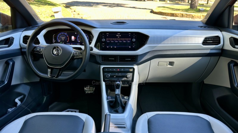 T-CROSS 1.4 HIGHLINE TSI 16V FLEX 4P AUTOMÁTICO - 2020 - CAXIAS DO SUL