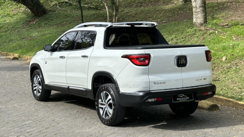 TORO 2.0 16V TURBO DIESEL VOLCANO AT9 4X4 AUTOMÁTICO - 2018 - CAXIAS DO SUL