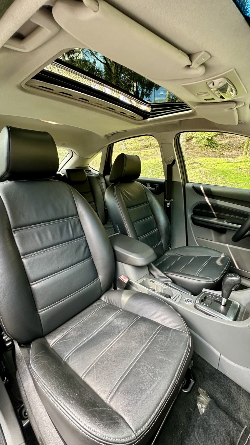 FOCUS 2.0 TITANIUM HATCH 16V FLEX 4P AUTOMÁTICO - 2013 - CAXIAS DO SUL