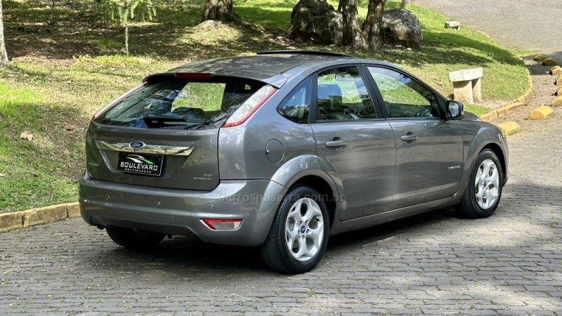 FOCUS 2.0 TITANIUM HATCH 16V FLEX 4P AUTOMÁTICO - 2013 - CAXIAS DO SUL