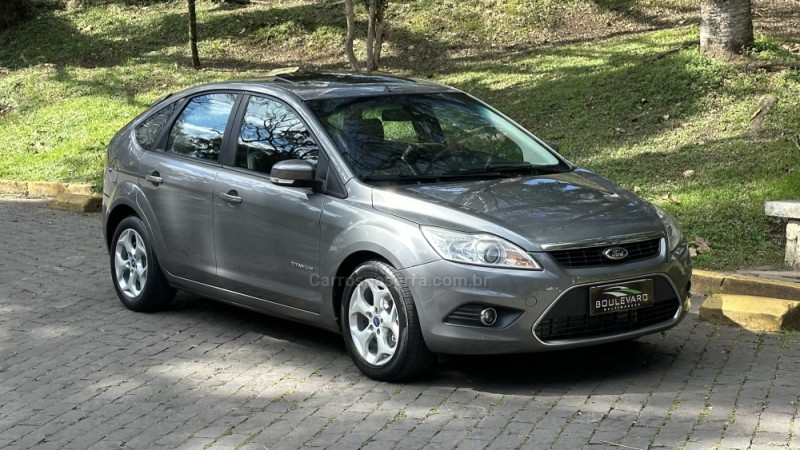 focus 2.0 titanium hatch 16v flex 4p automatico 2013 caxias do sul