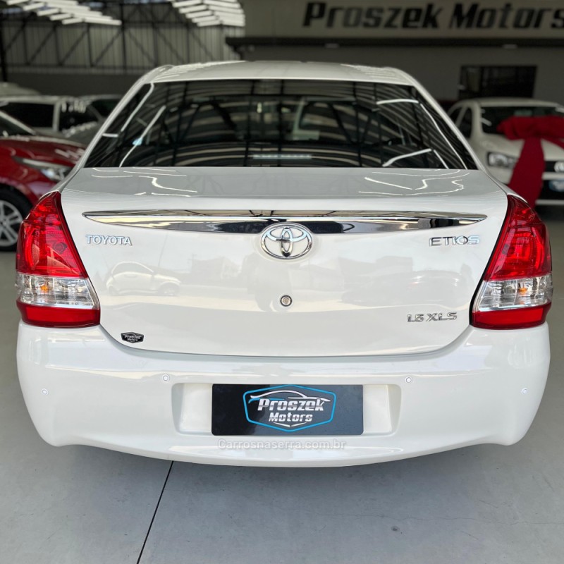 ETIOS 1.5 XLS SEDAN 16V FLEX 4P MANUAL - 2014 - CANOAS