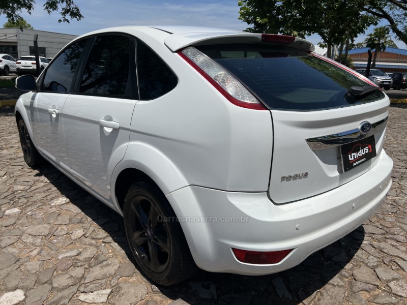 FOCUS 2.0 GHIA 16V FLEX 4P AUTOMÁTICO - 2013 - DOIS IRMãOS