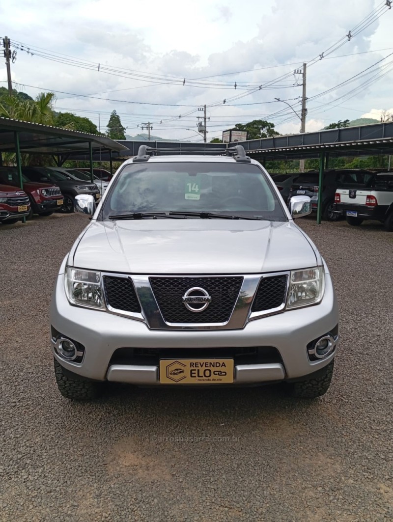 FRONTIER 2.5 SL 4X4 CD TURBO ELETRONIC DIESEL 4P AUTOMÁTICO - 2014 - PICADA CAFé