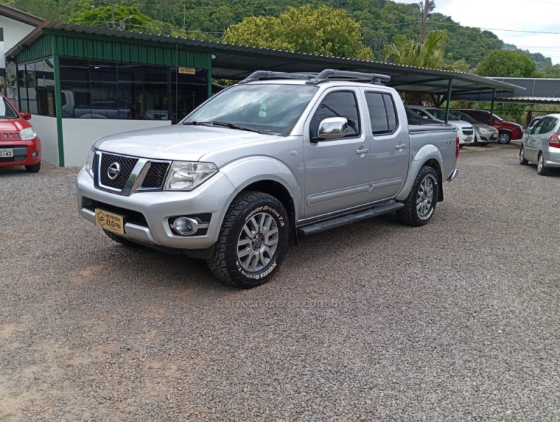 frontier 2.5 sl 4x4 cd turbo eletronic diesel 4p automatico 2014 picada cafe