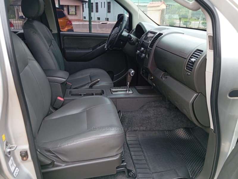 FRONTIER 2.5 SL 4X4 CD TURBO ELETRONIC DIESEL 4P AUTOMÁTICO - 2014 - PICADA CAFé