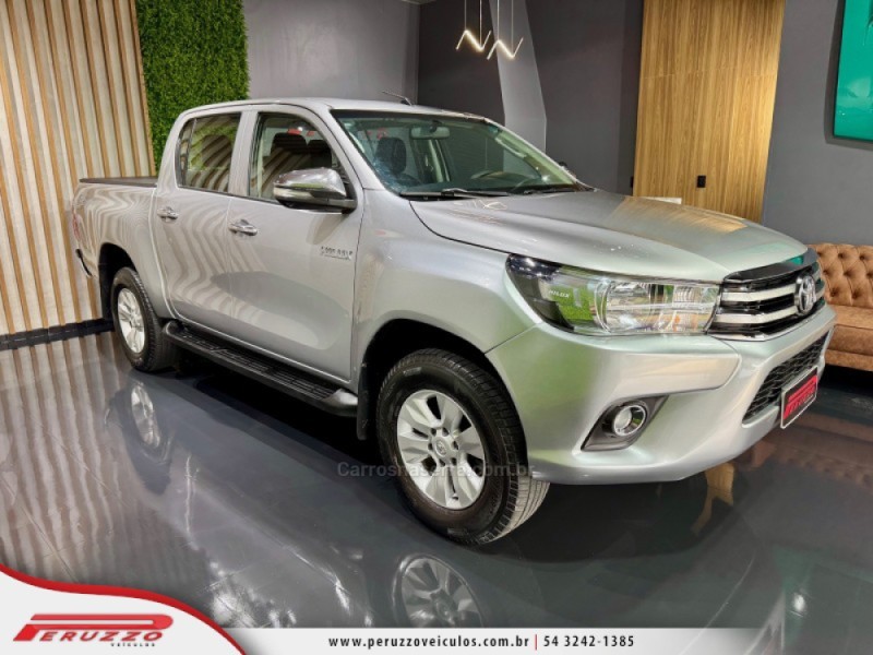 HILUX 2.8 STD 4X4 CD 16V DIESEL 4P MANUAL - 2017 - NOVA PRATA