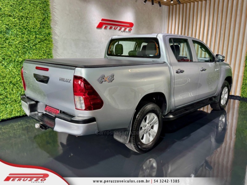 HILUX 2.8 STD 4X4 CD 16V DIESEL 4P MANUAL - 2017 - NOVA PRATA