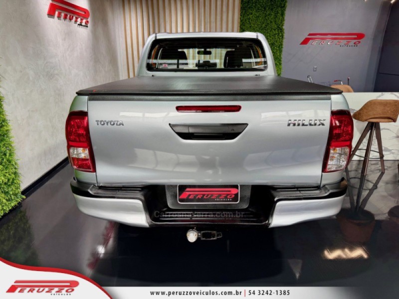 HILUX 2.8 STD 4X4 CD 16V DIESEL 4P MANUAL - 2017 - NOVA PRATA