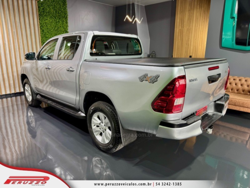 HILUX 2.8 STD 4X4 CD 16V DIESEL 4P MANUAL - 2017 - NOVA PRATA